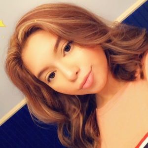 Meet your Posher, Yessenia